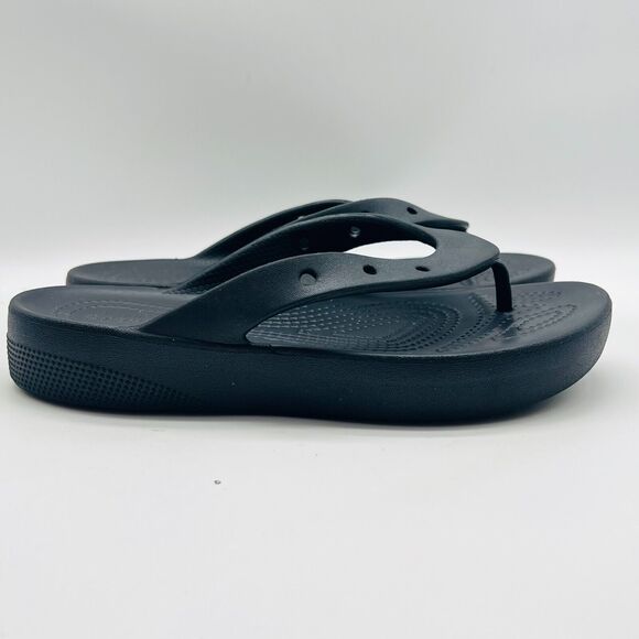 Crocs Sandals Womens 7 Black Thong Slides Waterproof Flip Flop Lightweight Shoes - Picture 1 of 12